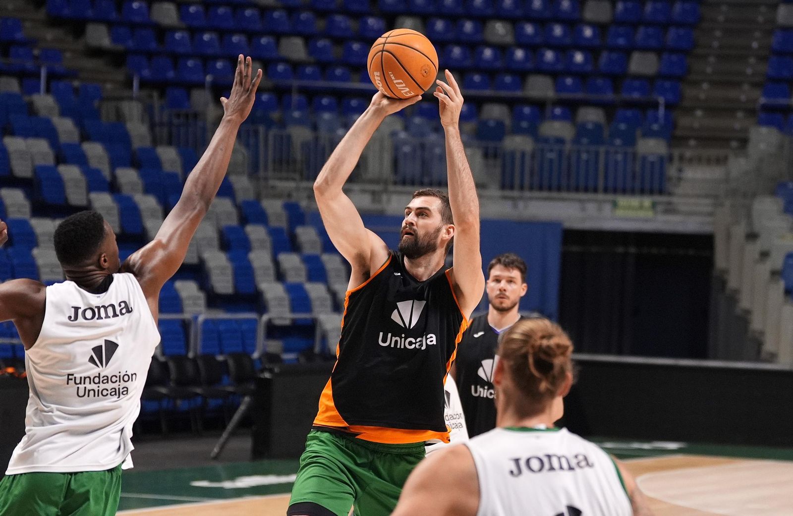 Unicaja: Entrenamiento y viaje a Barcelona