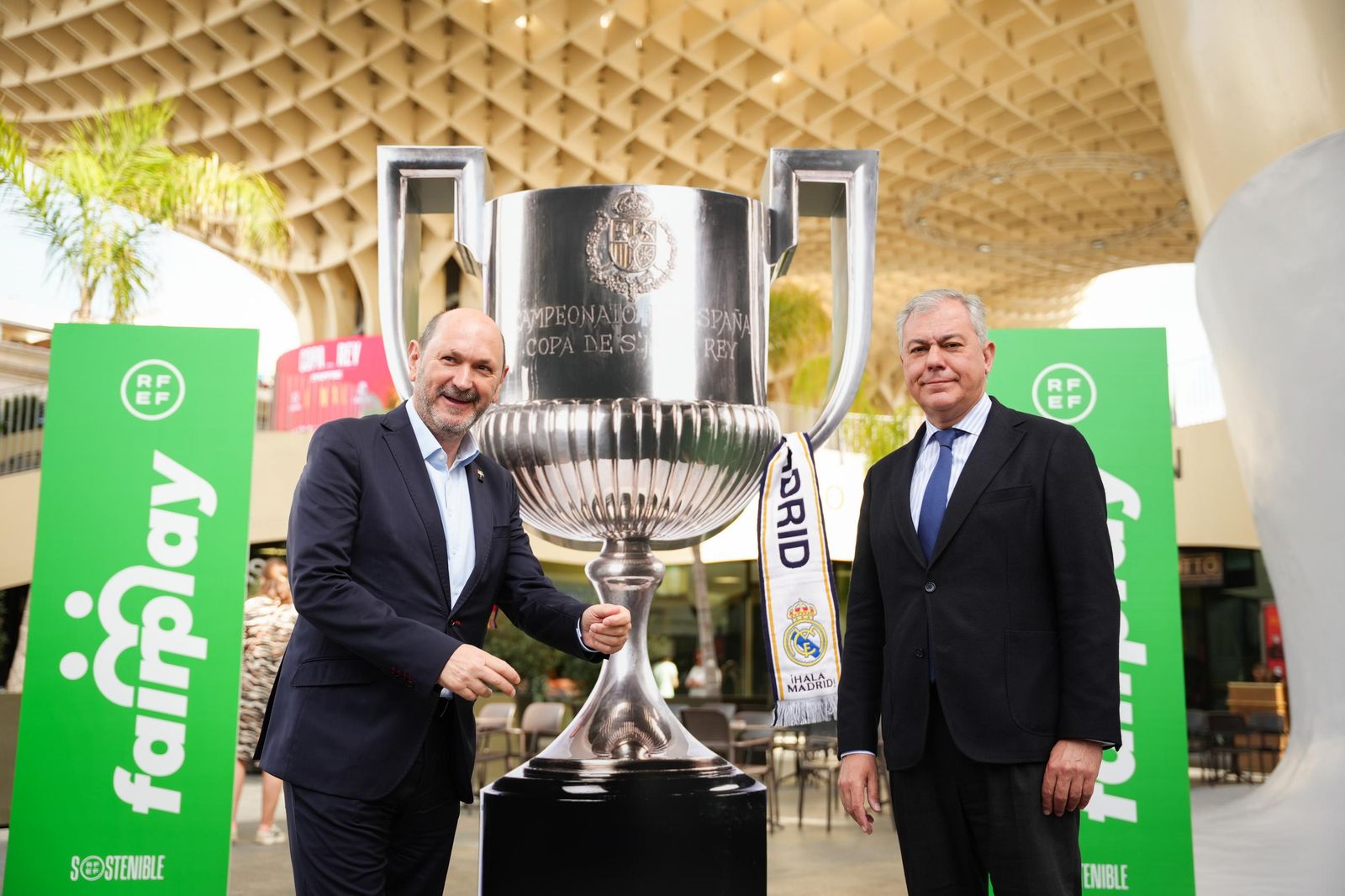 La fotos del día antes de la final de Copa Barcelona - Real Madrid