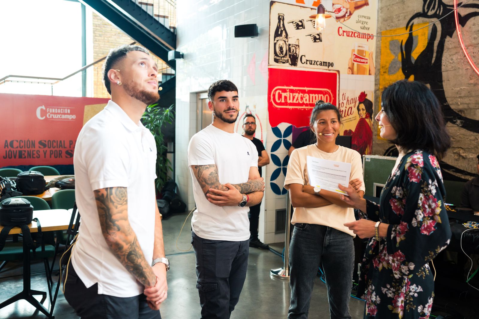 Las fotos de jugadores del Betis y del Sevilla en la Cruzcampo