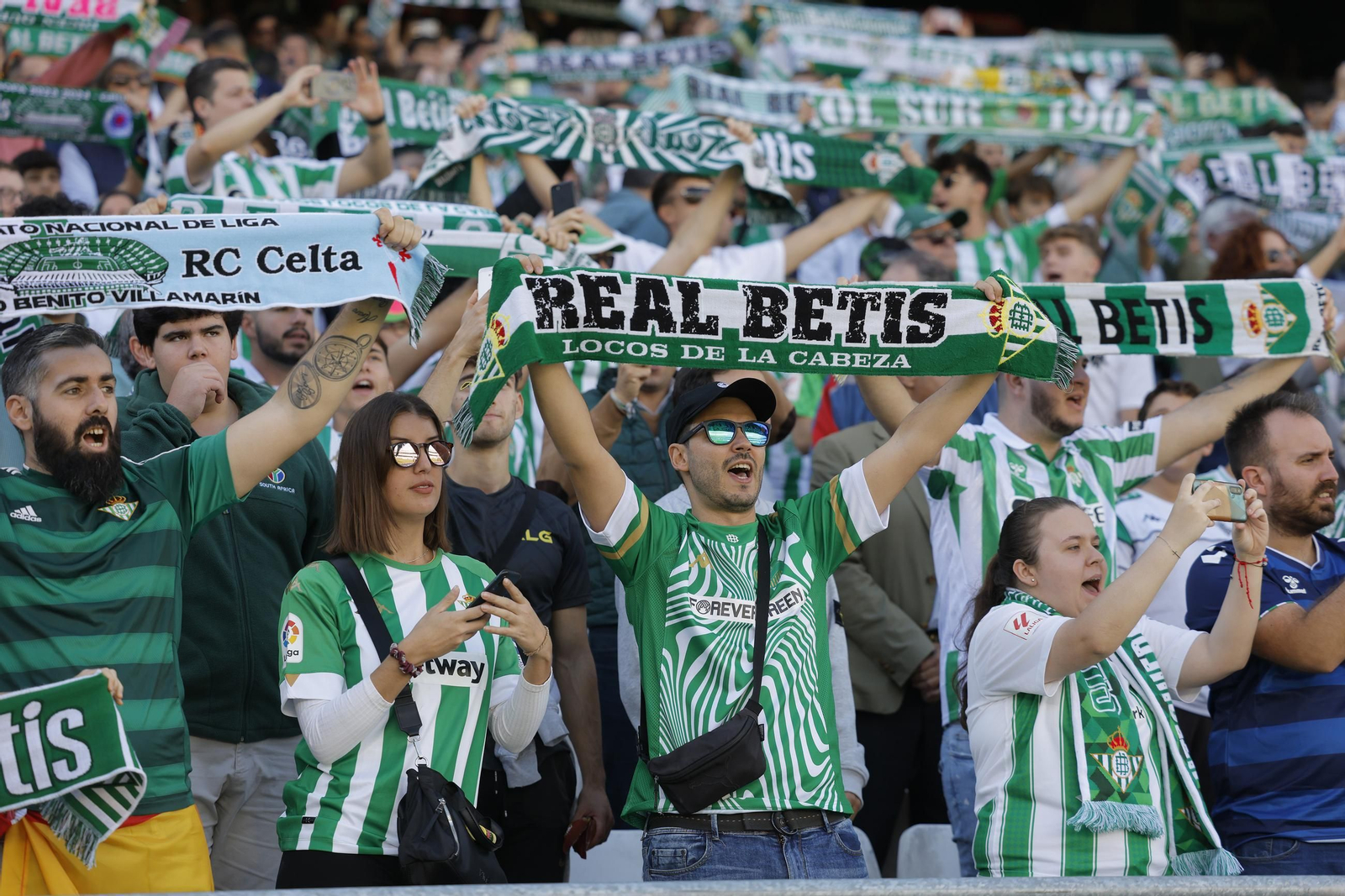 Búscate en las fotos del Betis - Celta