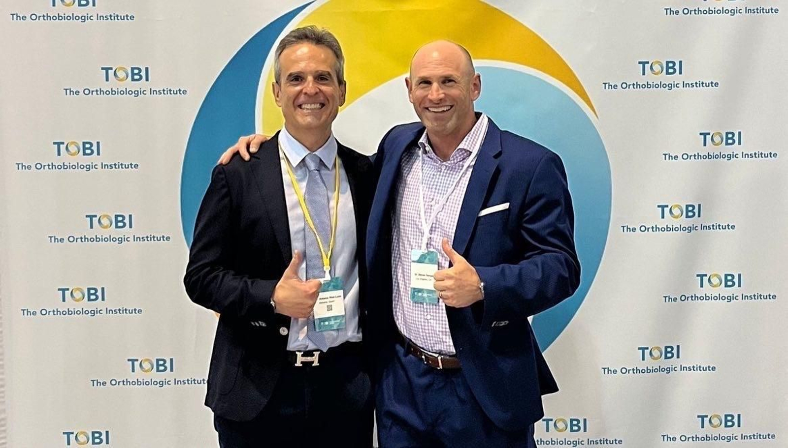 El Dr. Ríos Luna con su colega el Dr. Steve Sampson el el Congreso celebrado en Miami.