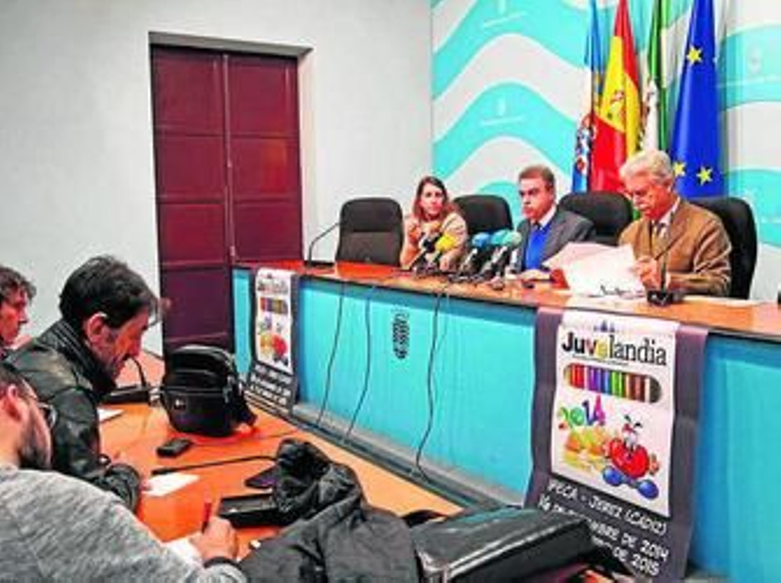 Un momento del acto de presentación de Juvelandia.