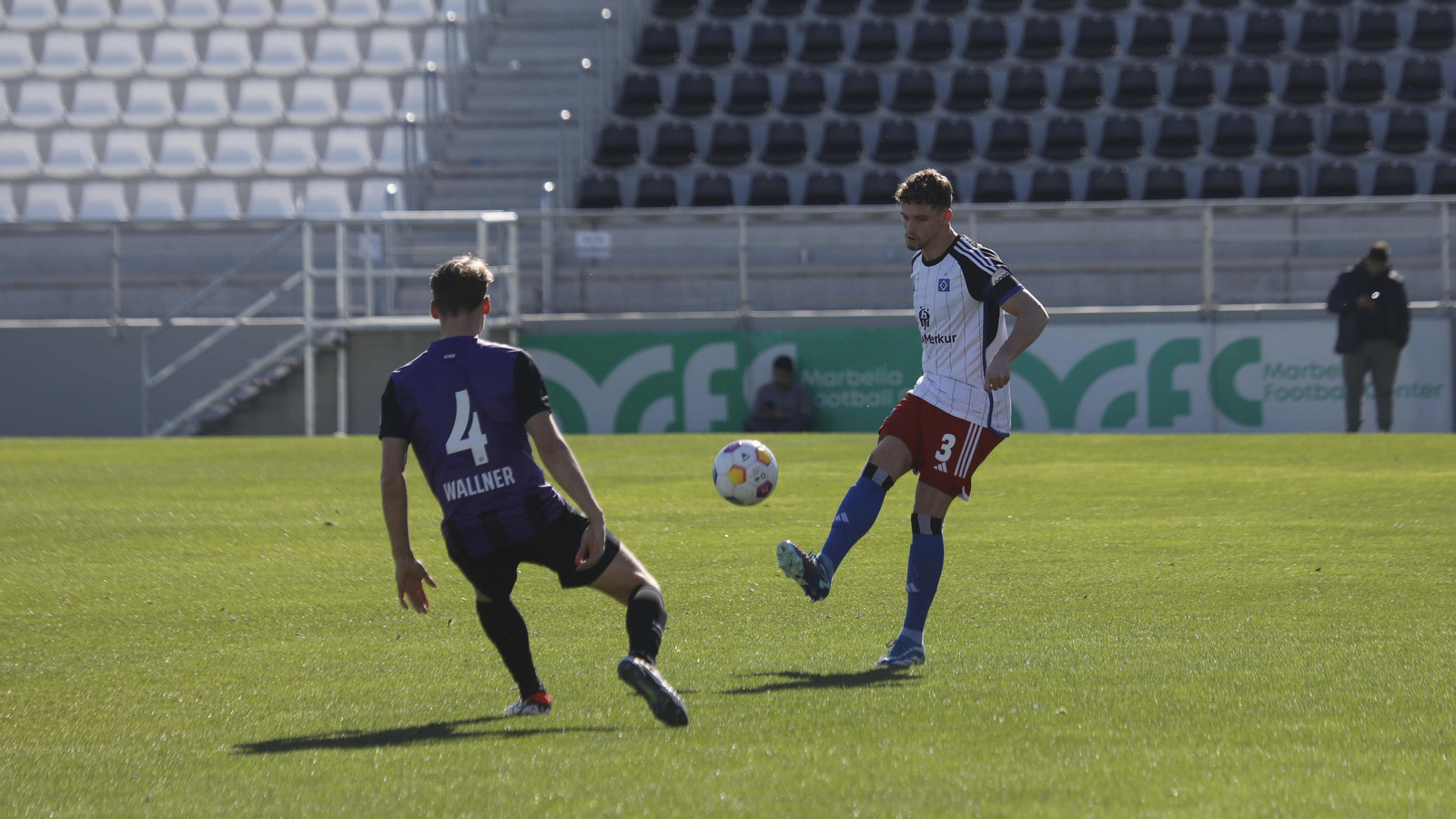 Las fotos  del partido de fútbol entre los equipos  Hamburgo - Zurich