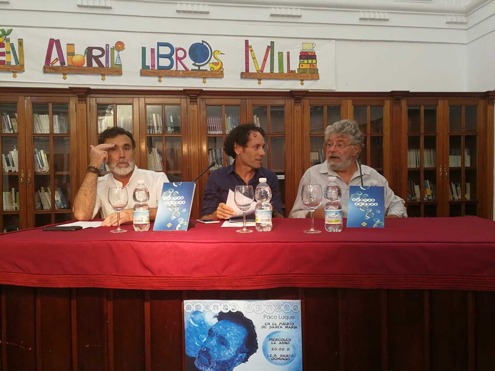 Un momento de la presentación del libro 'Apenas Apneas' en el IES Santo Domingo.