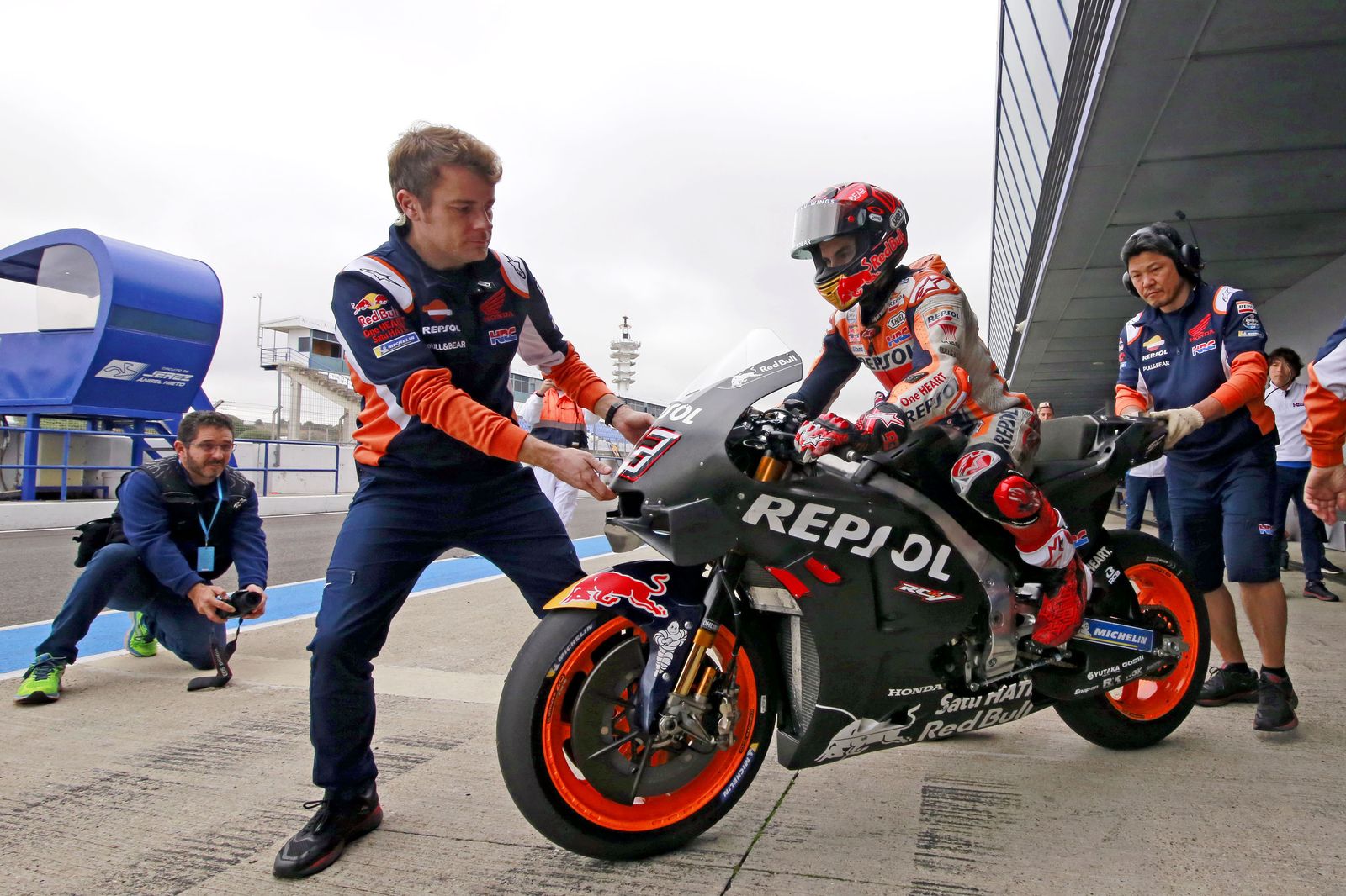 Segundo día de entrenamientos de MotoGP en Jerez