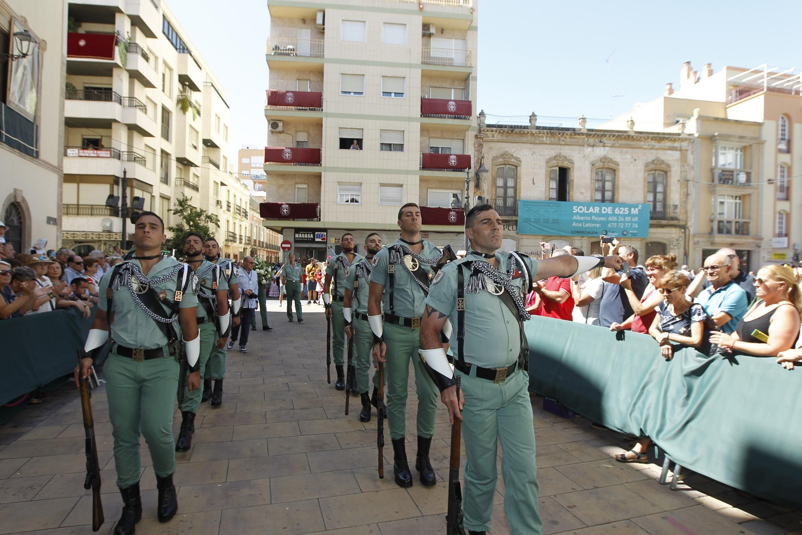 Fotogalería ofrenda floral a la Virgen del Mar. Feria de Almería 2019