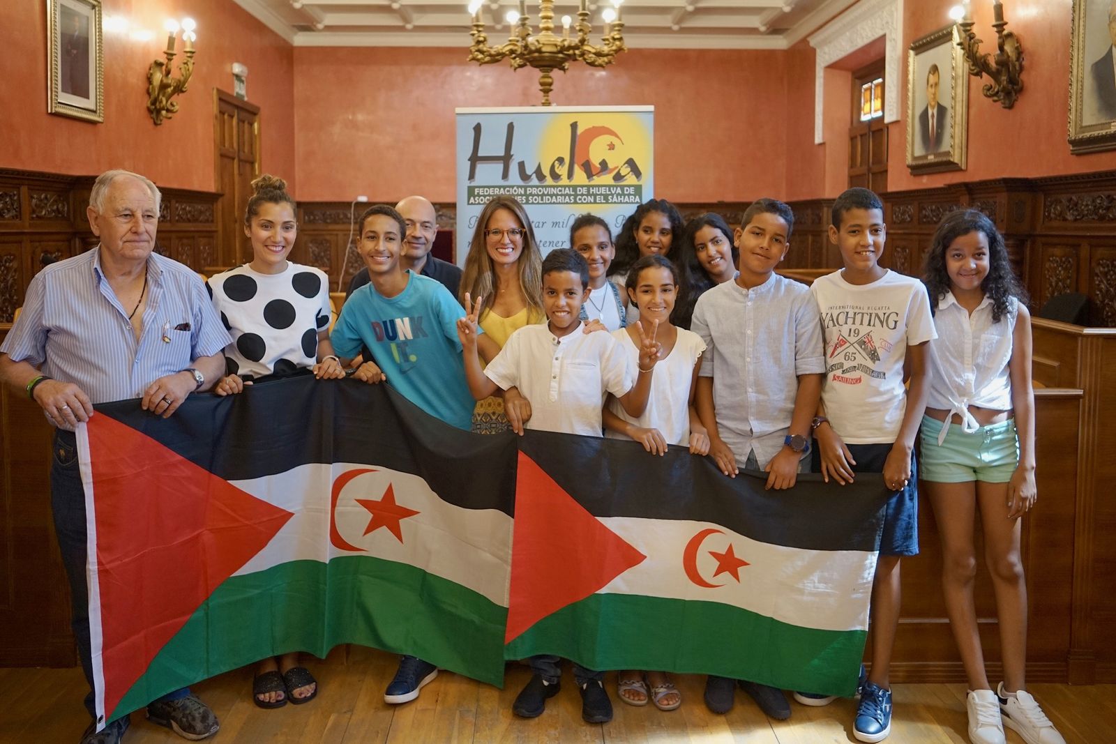 Niños sarahuis que participan en el programa de acogida.
