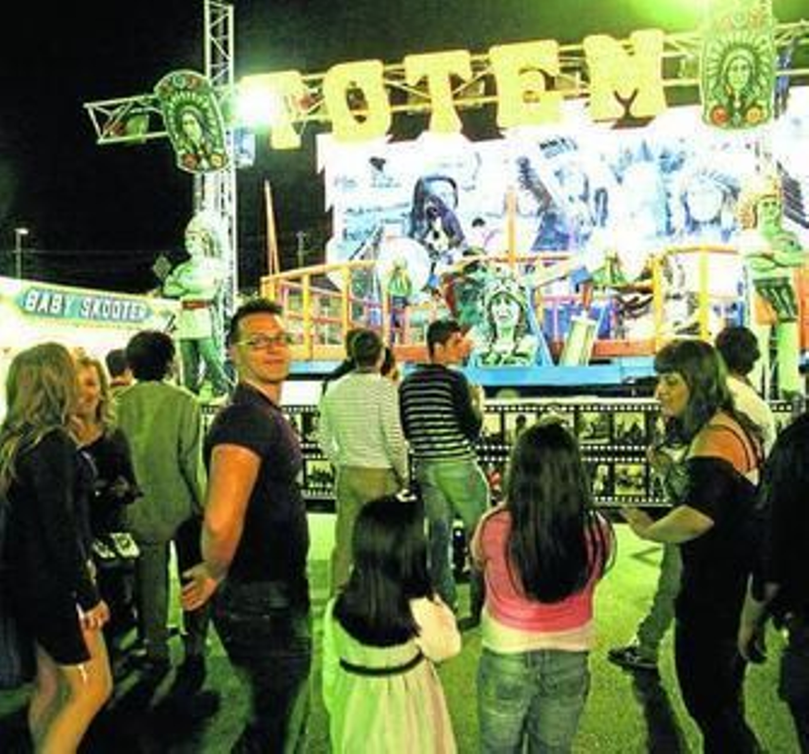 Muchos apostaron el sábado por pasar por el Real para disfrutar de la noche antes de la inauguración.