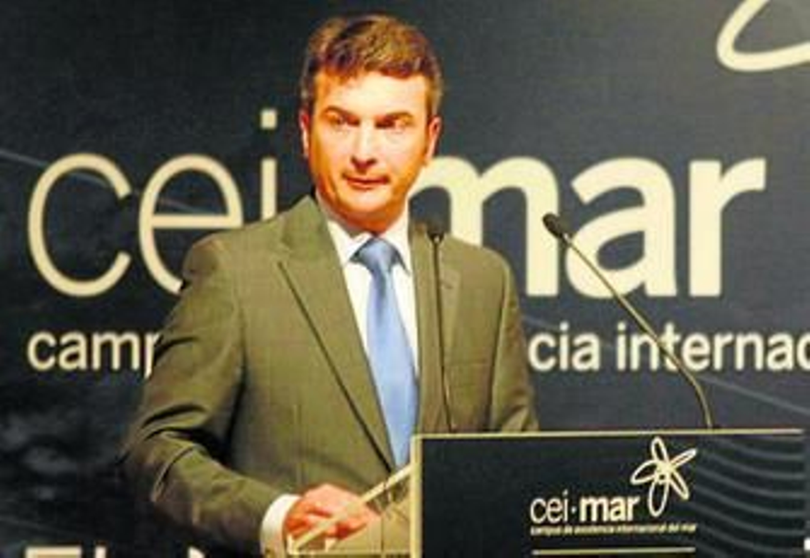 El rector de la Universidad de Cádiz, presentando el proyecto en Cádiz el pasado mes de octubre.