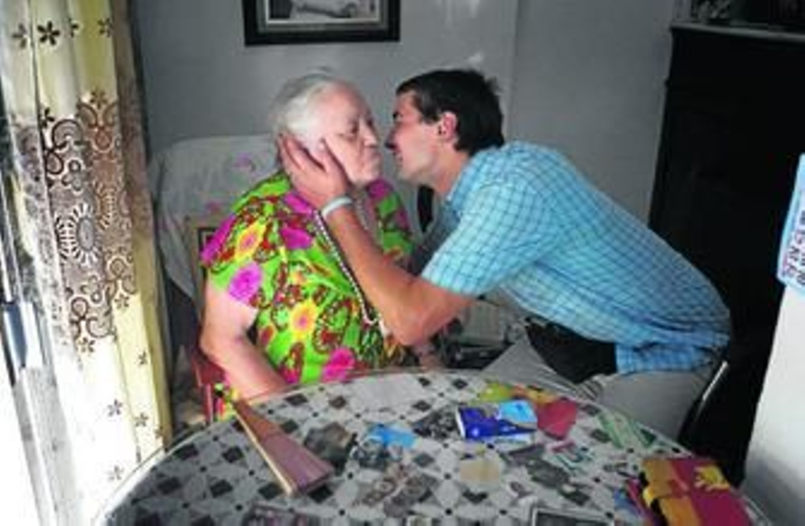 El acompañmiento a mayores es uno de los programas de la ONG Solidarios para el Desarrollo.