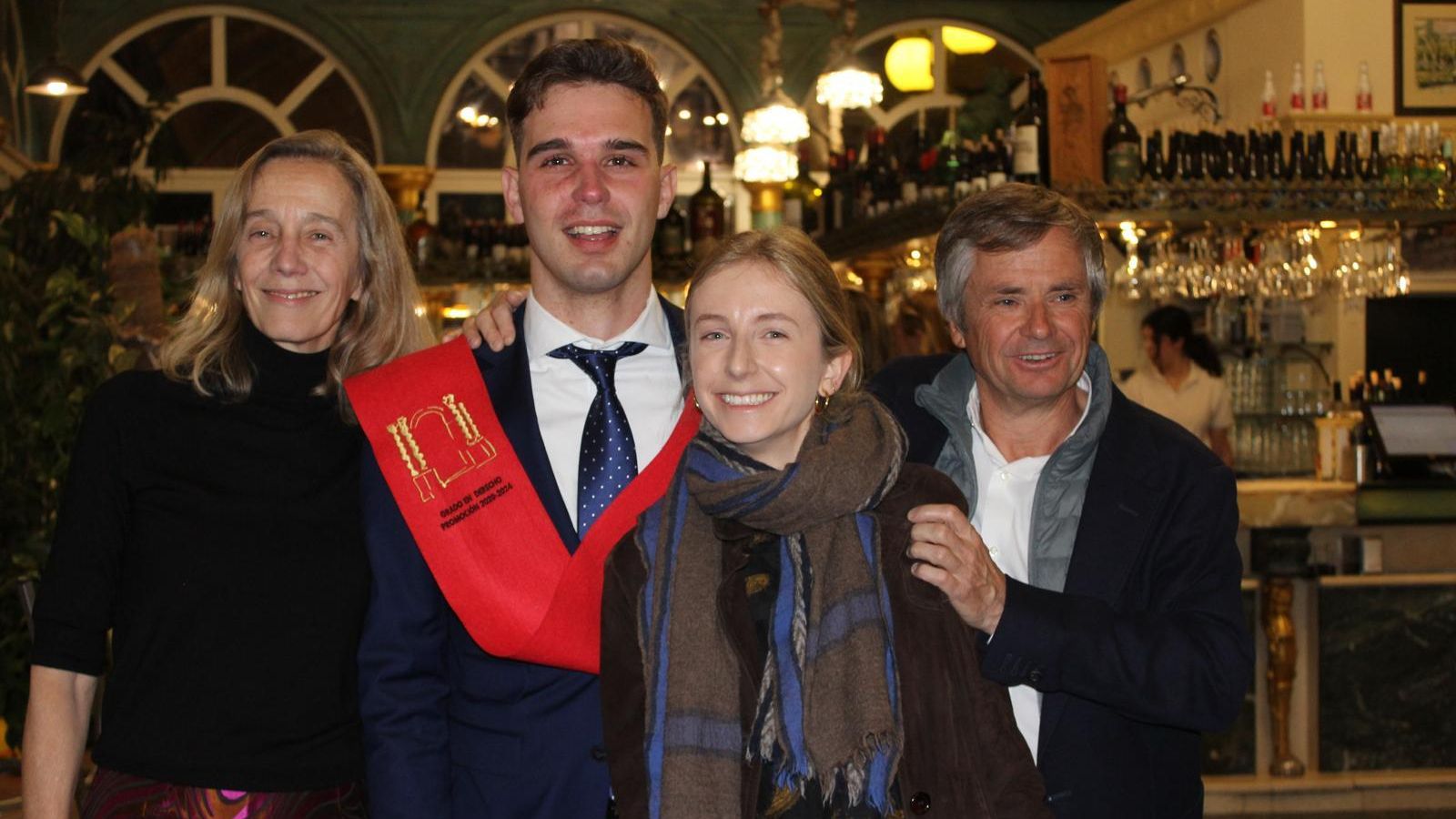 Ignacio acompañado de su familia