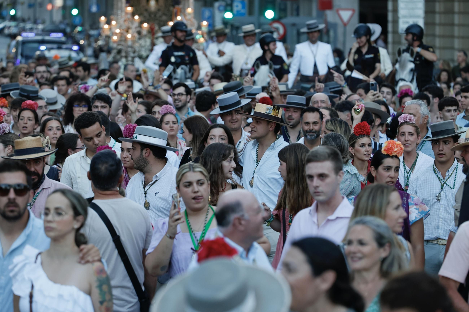 Las fotos del regreso de la Hermandad del Rocío de Sevilla