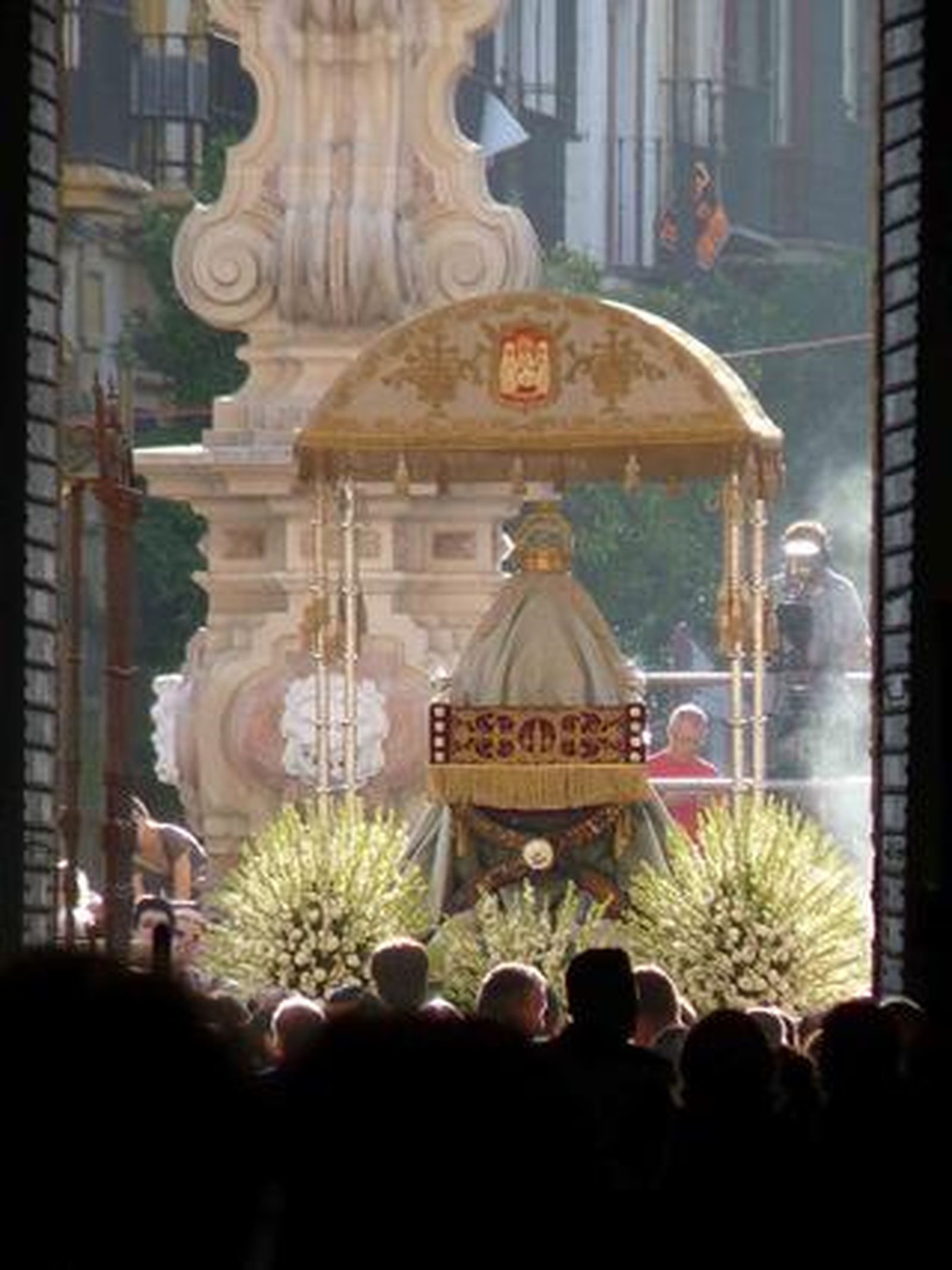 La procesión de la Virgen de los Reyes vista por Ruesga Bono.

Foto: Ruesga Bono