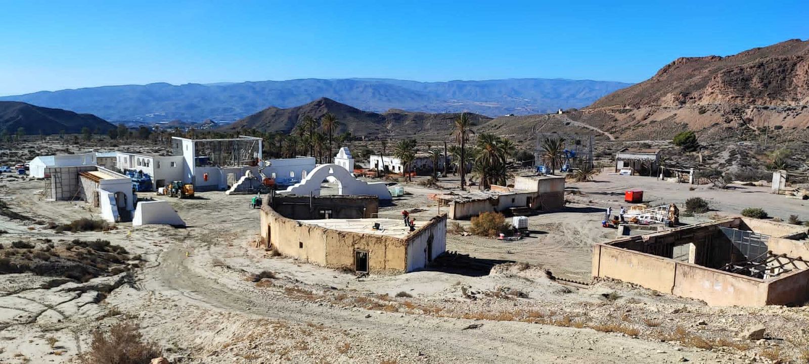 Los nuevos decorados que se construyeron ambientaban una plaza mexicana de 1821, La imagen fue captada a finales de enero.