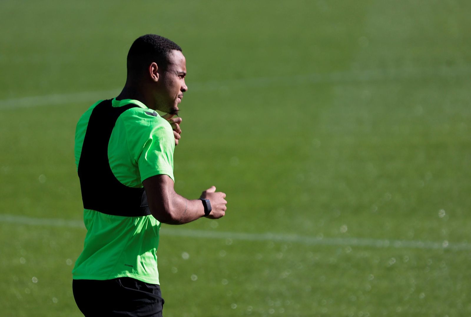 Natan, mientras se ejercita en el Benito Villamarín.