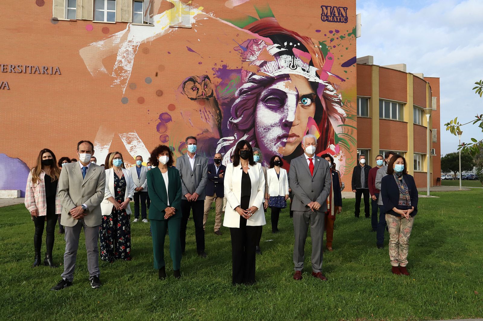 María Antonia Peña al frente del equipo que conforma su candidatura en las elecciones a la UHU del 6 de mayo.