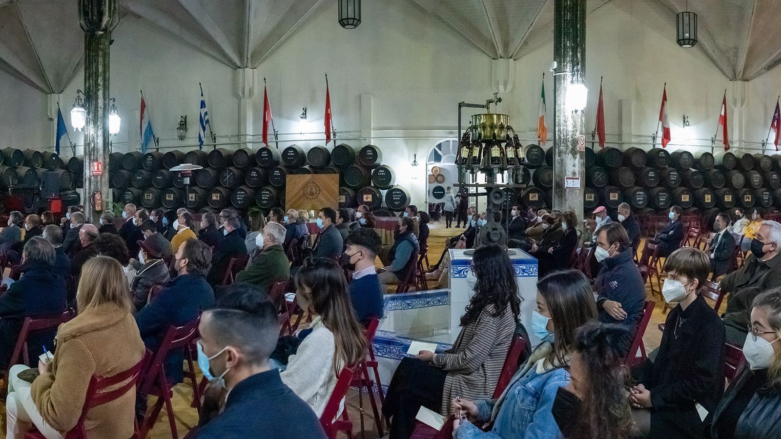 Más de 120 personas se reunieron en el salón del Duque de las Bodegas de Williams & Humbert.