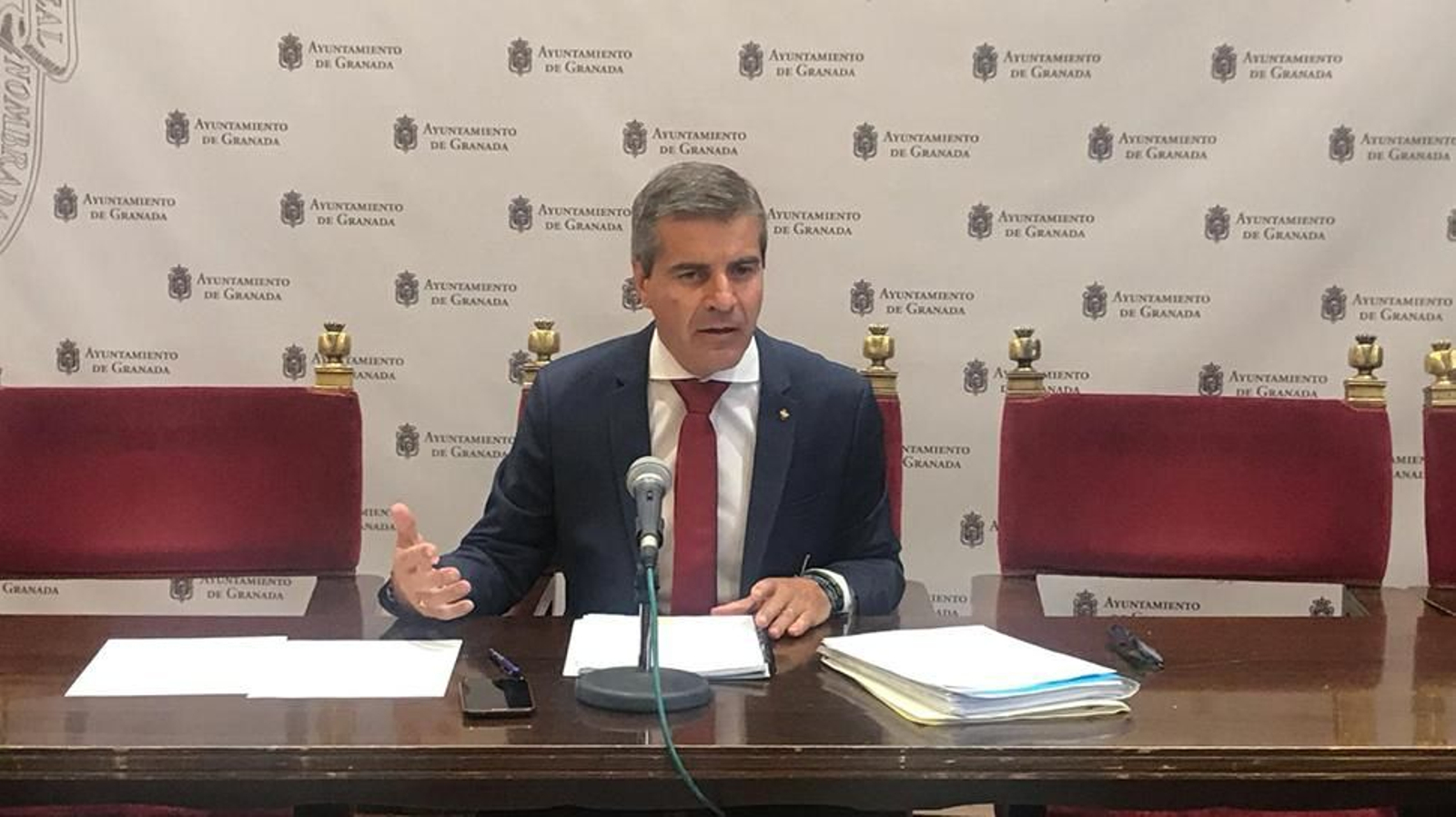 El concejal de Seguridad garantiza la atención policial a las víctimas de violencia de género