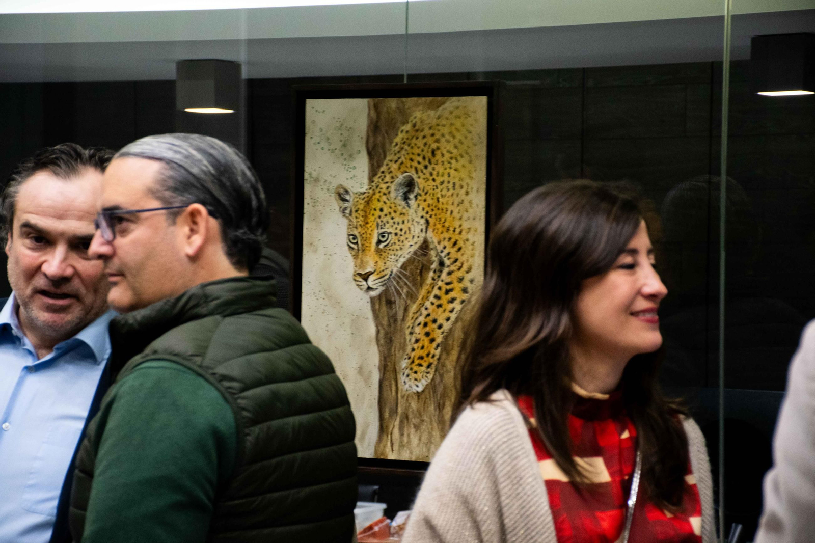 En imágenes, la pintora Inma Campos muestra su lado más "salvaje" en el centro de Córdoba