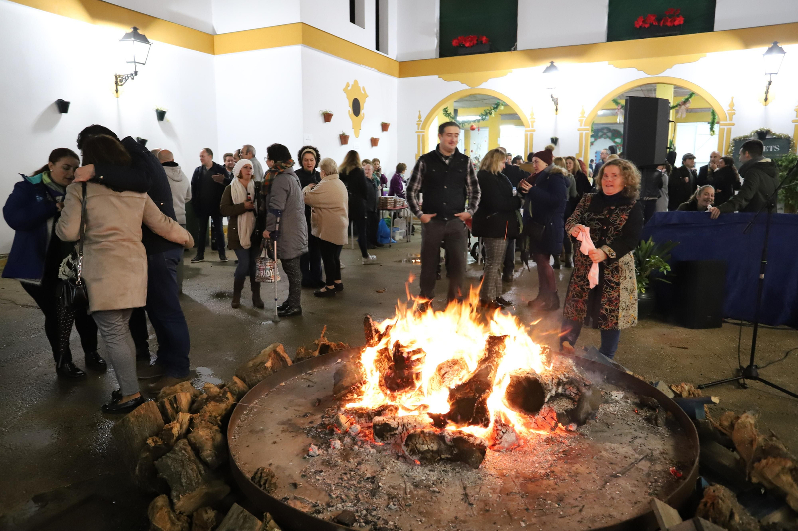 Imágenes de las Zambombás en la Hdad del Rocío de Huelva y Emigrantes