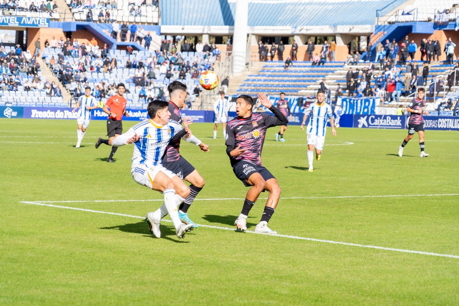 Un lance del encuentro de ida en el Nuevo Colombino.