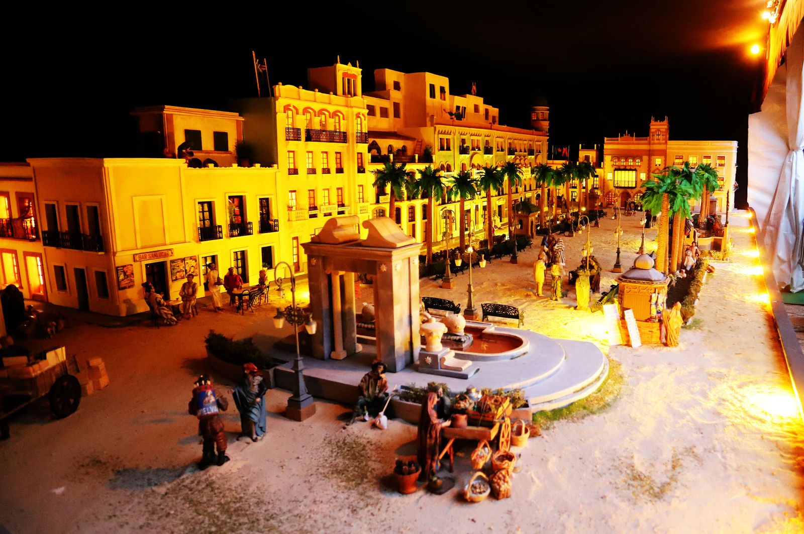 Belén del Ayuntamiento de Huelva basado en la antigua Plaza de las Monjas