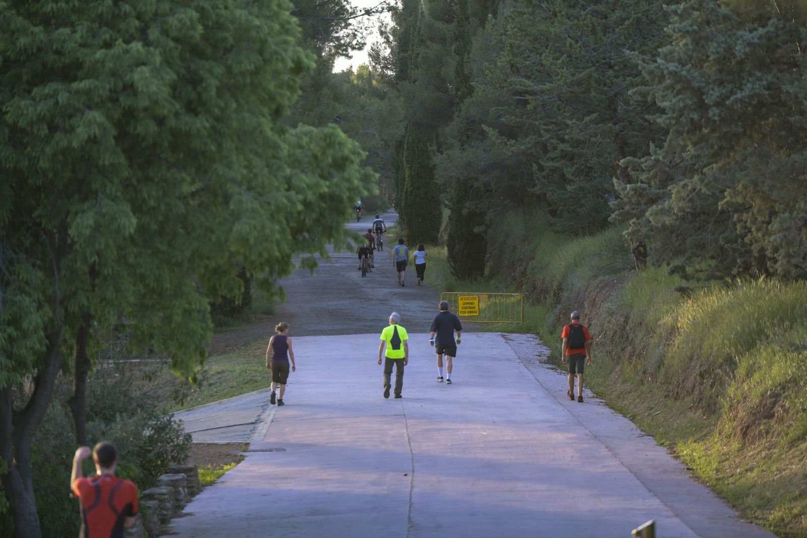 La desescalada se desmadra en Granada: bañistas en el río Genil