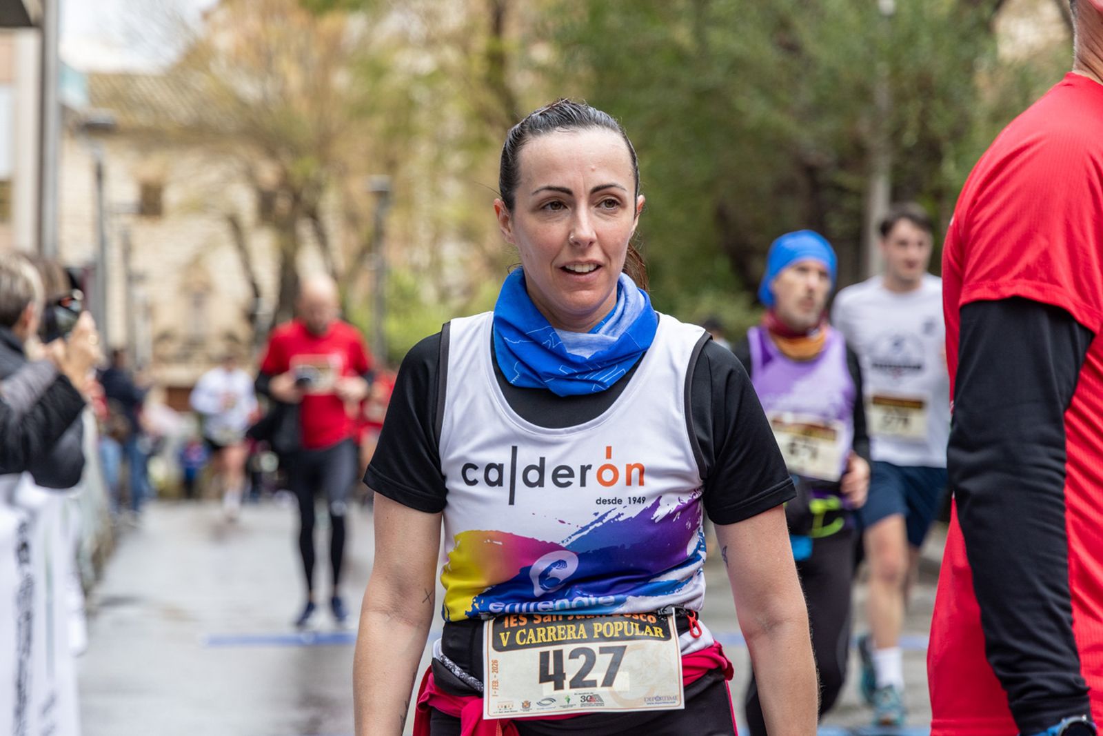 En imágenes: la lluvia no frena a más de un millar de corredores en la V Carrera Popular del IES San Juan Bosco (2)