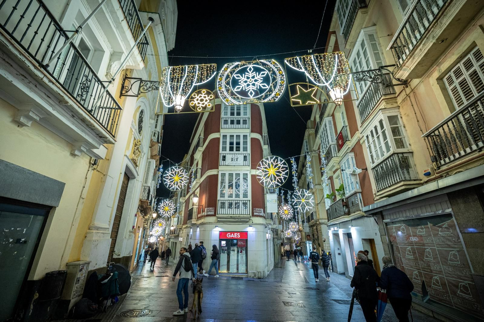 Las luces de Navidad en Cádiz, en imágenes