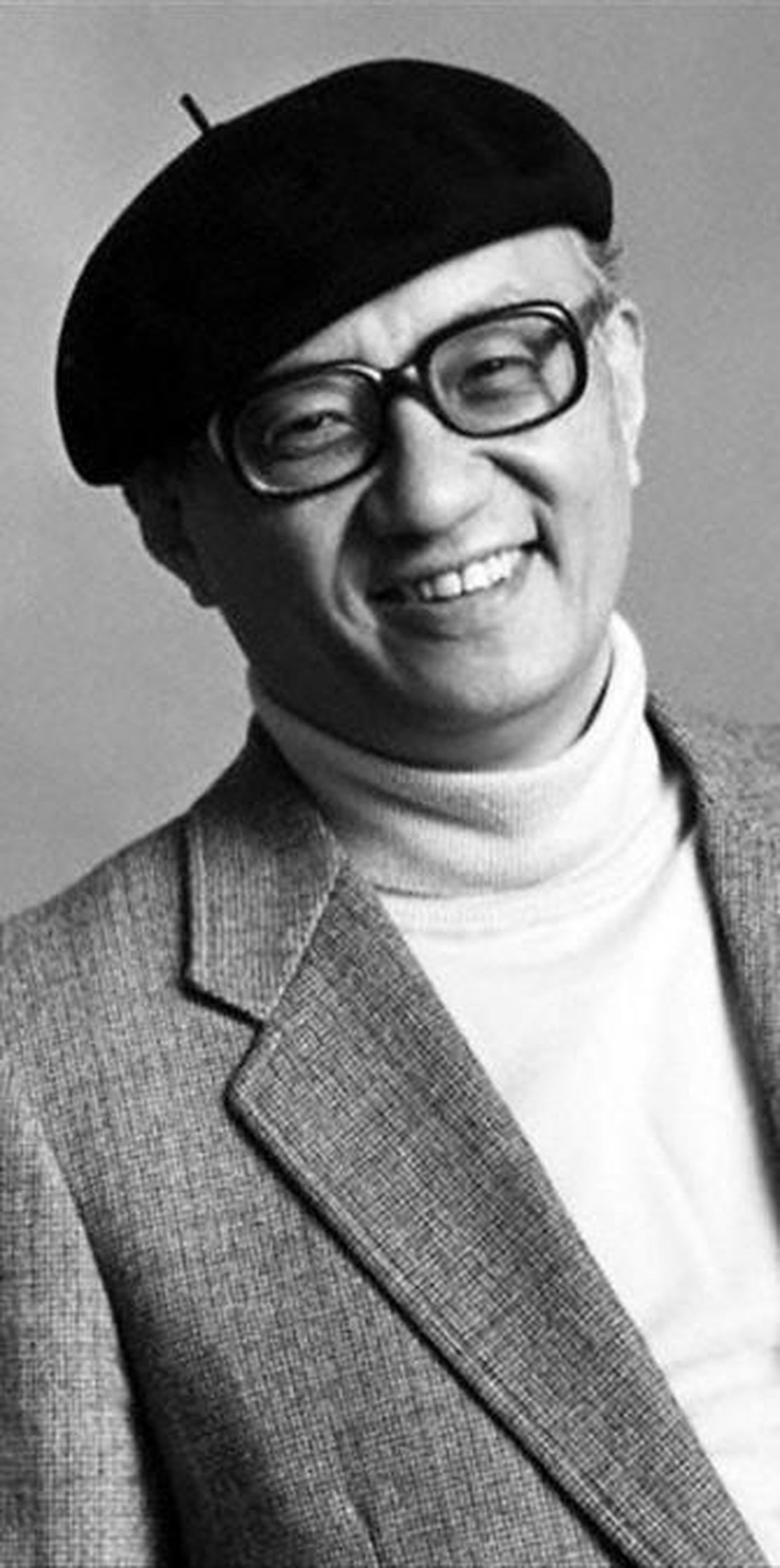 Osamu Tezuka junto a Astroboy, su personaje más conocido.