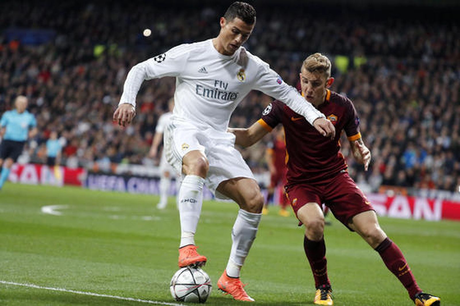 El Real Madrid sella el pase a cuartos (2-0)