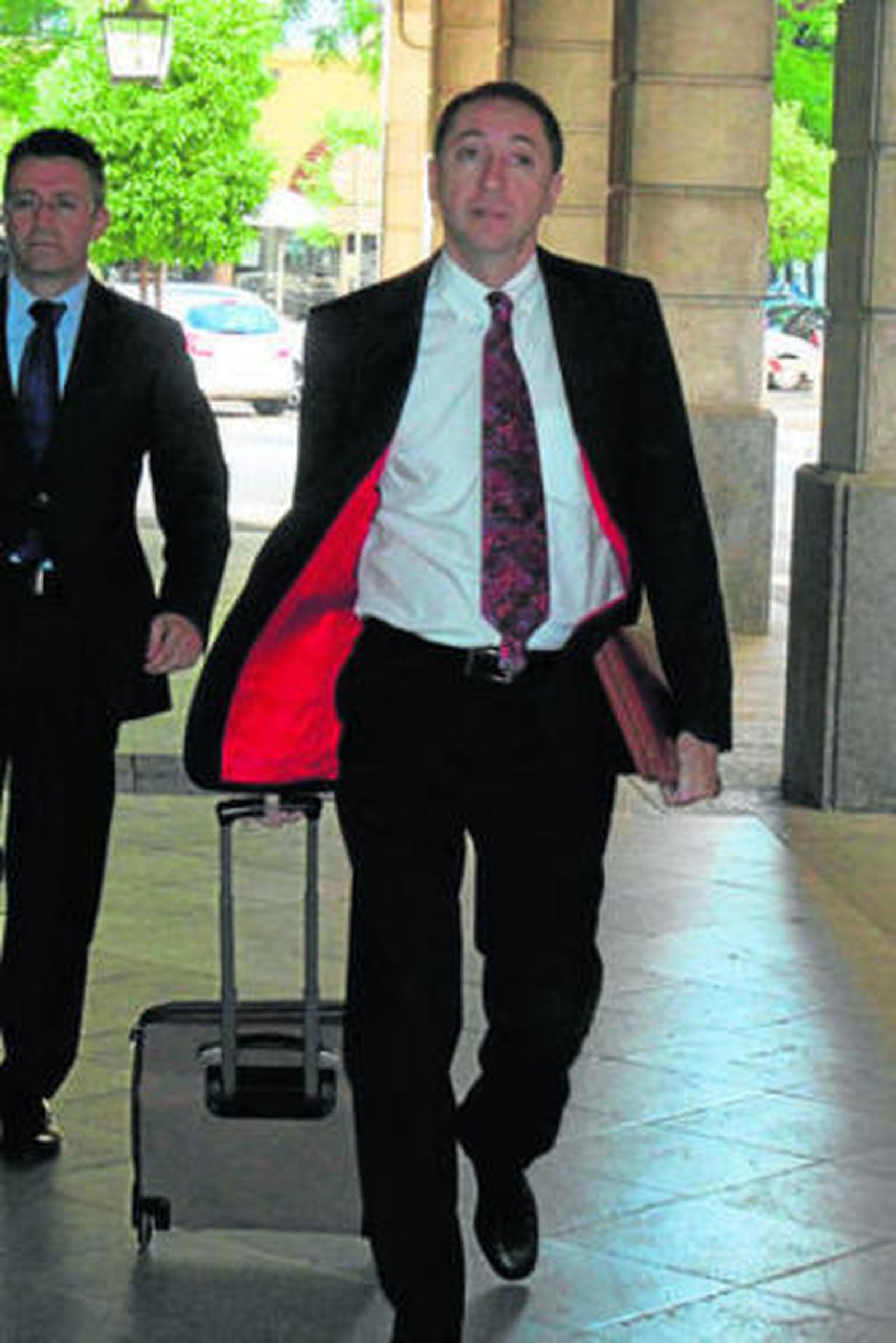 El presidente de Novasoft, Francisco Barrionuevo, ayer en los jugados.