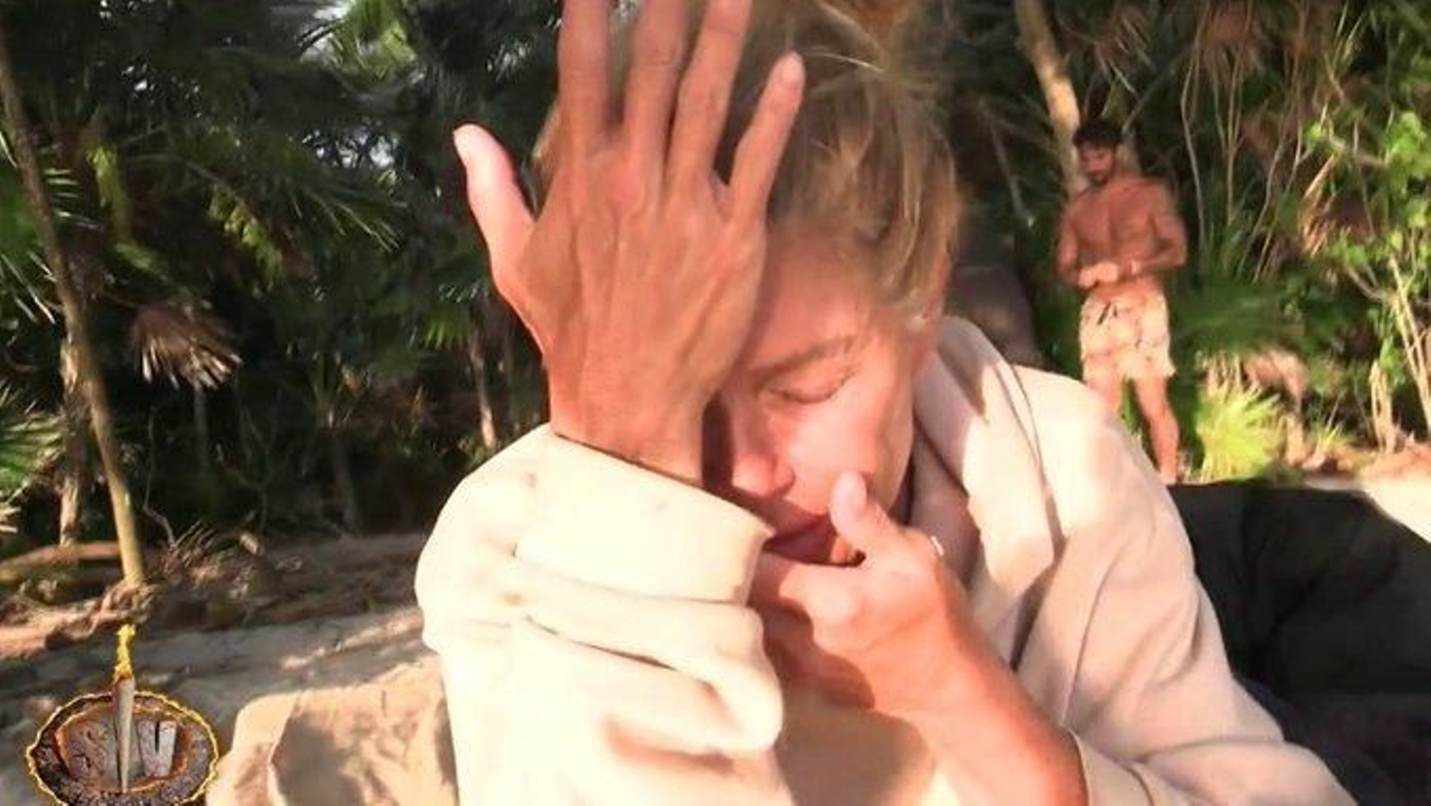 Makoke dolorida después de que le picara una avispa