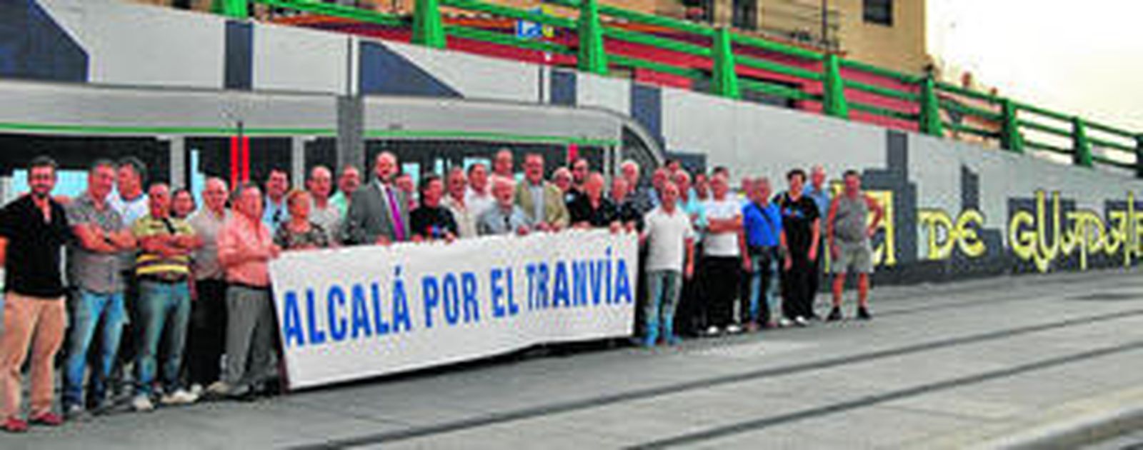 Cuarenta entidades se unen para exigir el tranvía