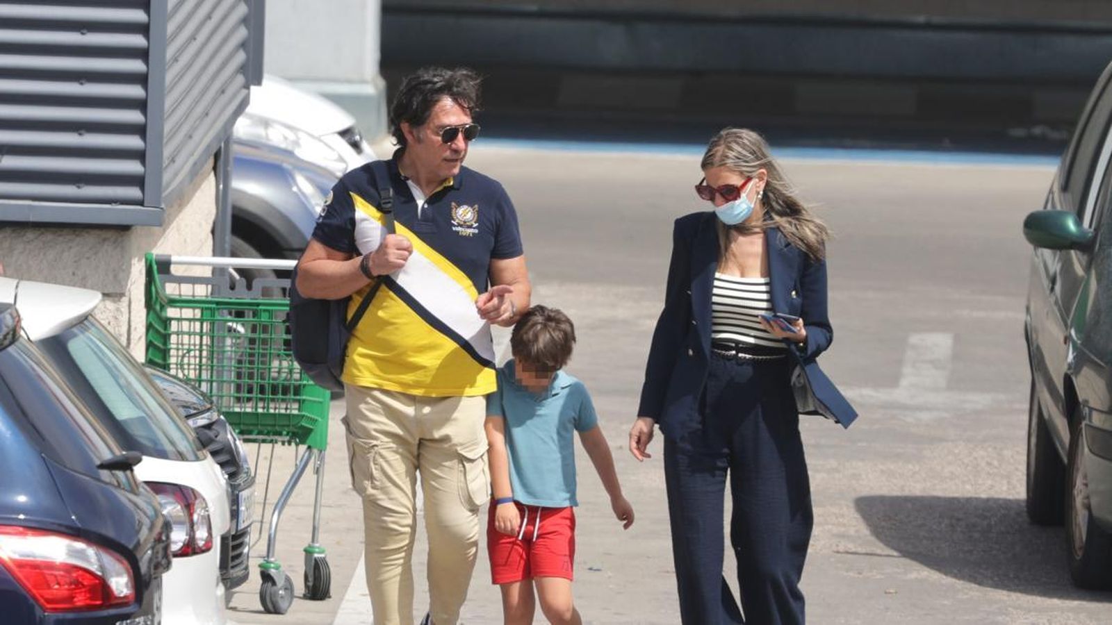 Lorenzo y su mujer Arancha acudieron al juzgado el lunes con su hijo.