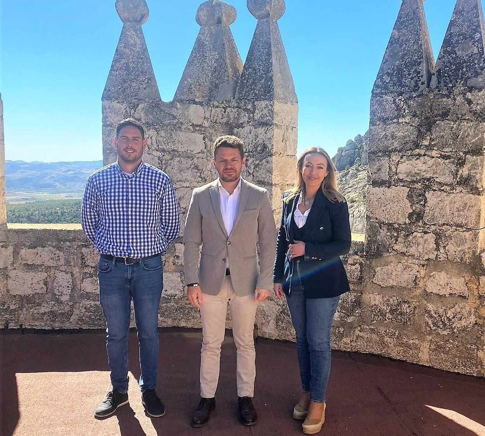 José Ángel Vélez con Ana López en el Castillo de Vélez Blanco.