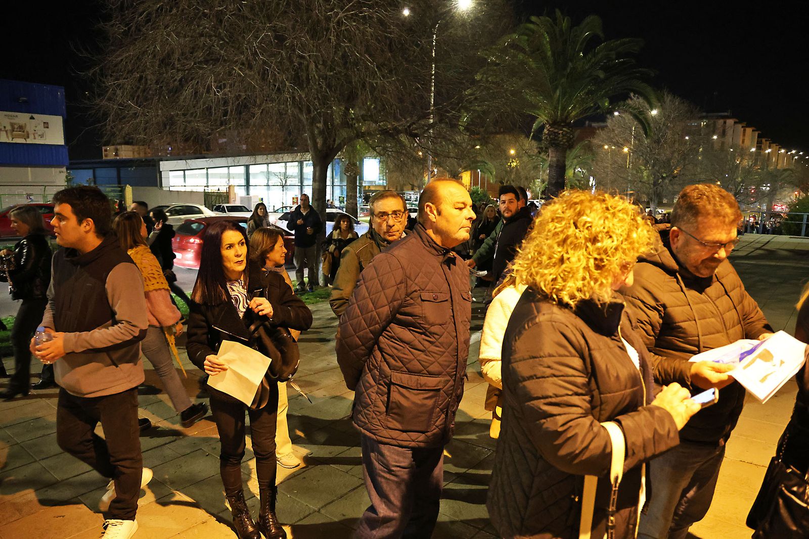 Imágenes del ambiente previo al concierto de Manolo García