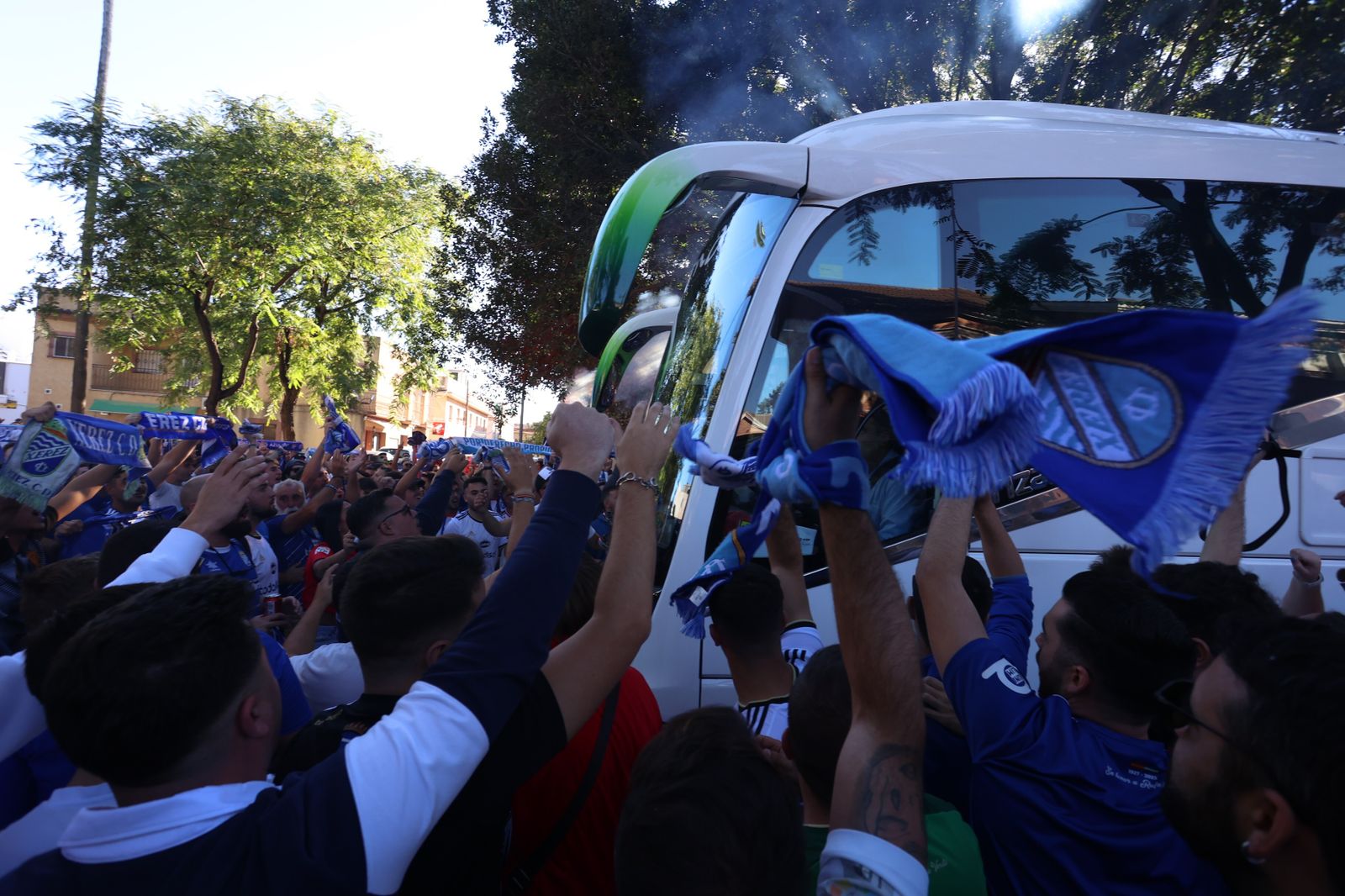 Así ha sido el recibimiento al Xerez CD en los aledaños de Chapín para el derbi