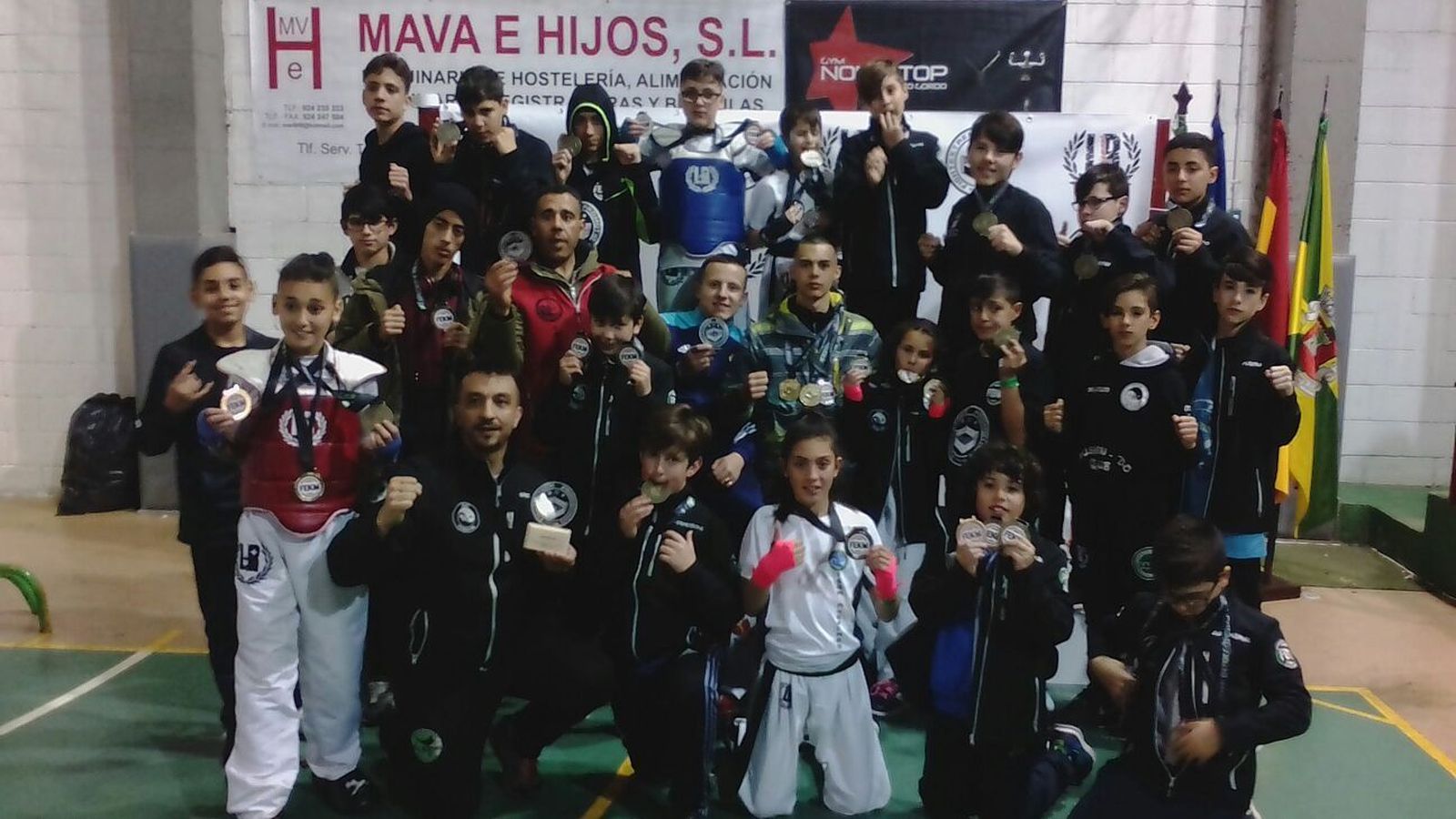 El kickboxing lepero brilla en Badajoz