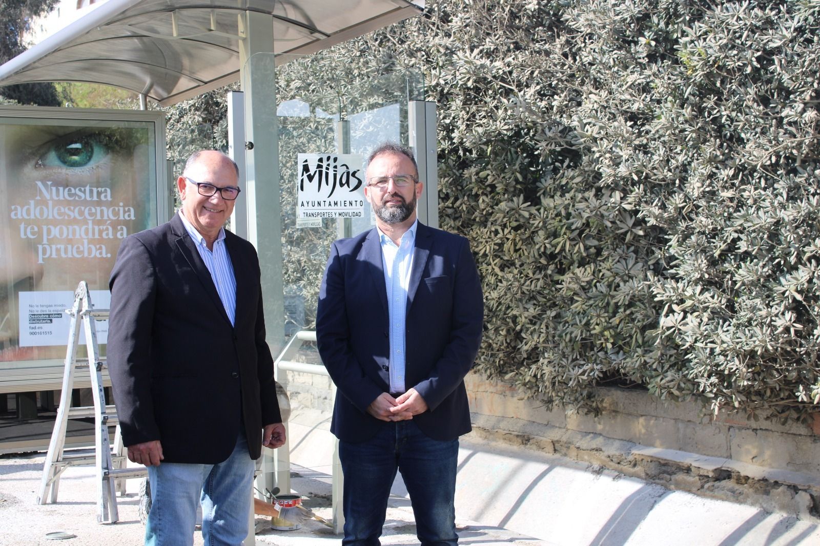 El concejal de Transportes y Movilidad, Nicolás Cruz (D.), y el supervisor de GMG, Juan Díaz.