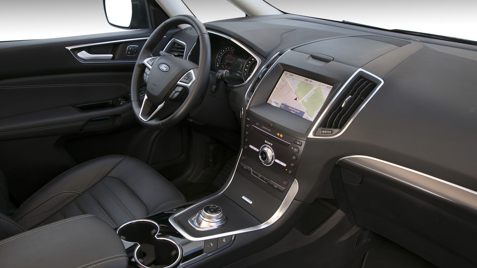 No hay desde el puesto de conducción opción alguna, que no sea la modulación sobre la velocidad y el acelerador, para activar el modo eléctrico.