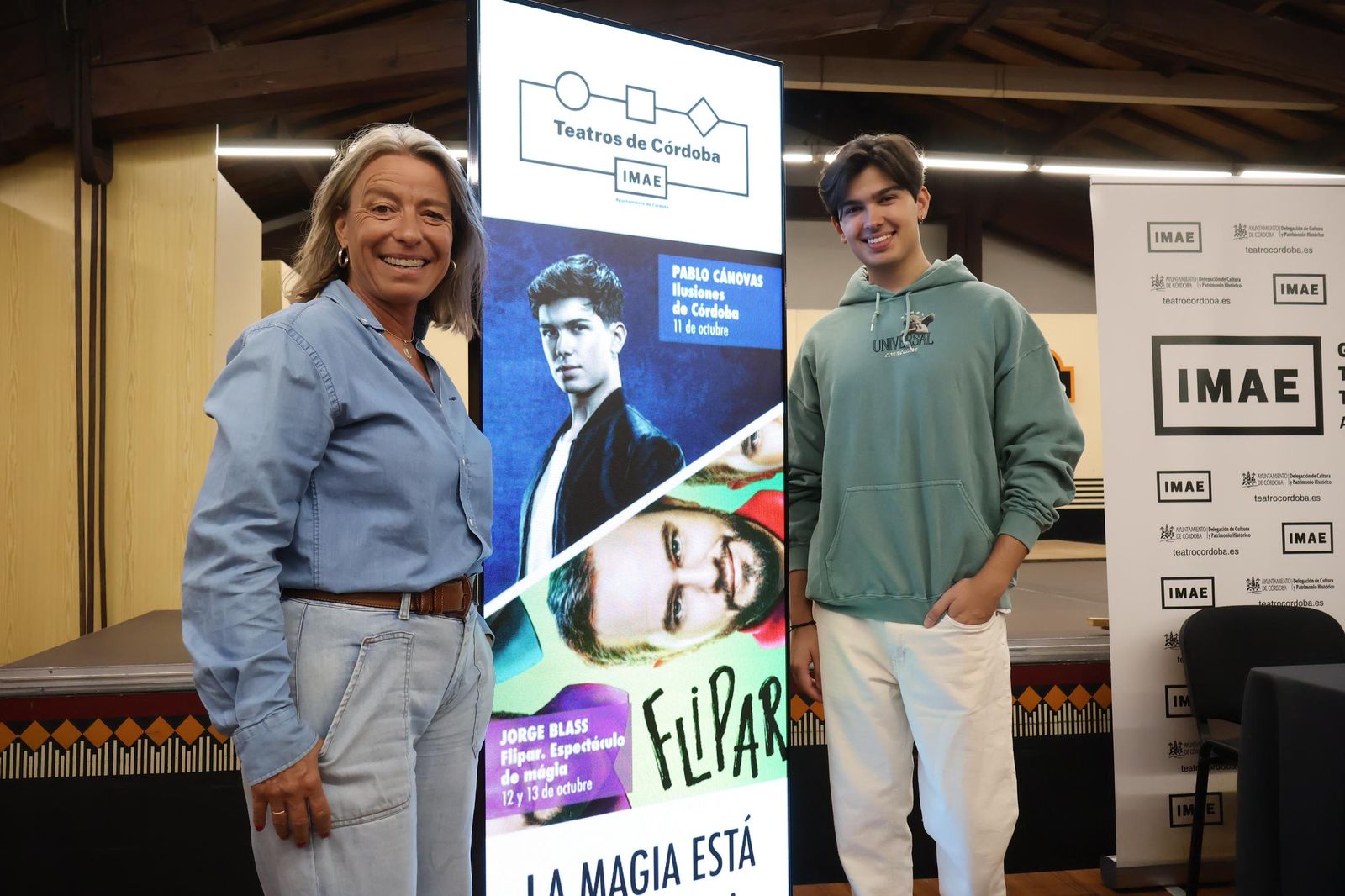 Isabel Albás junto a Pablo Cánovas.