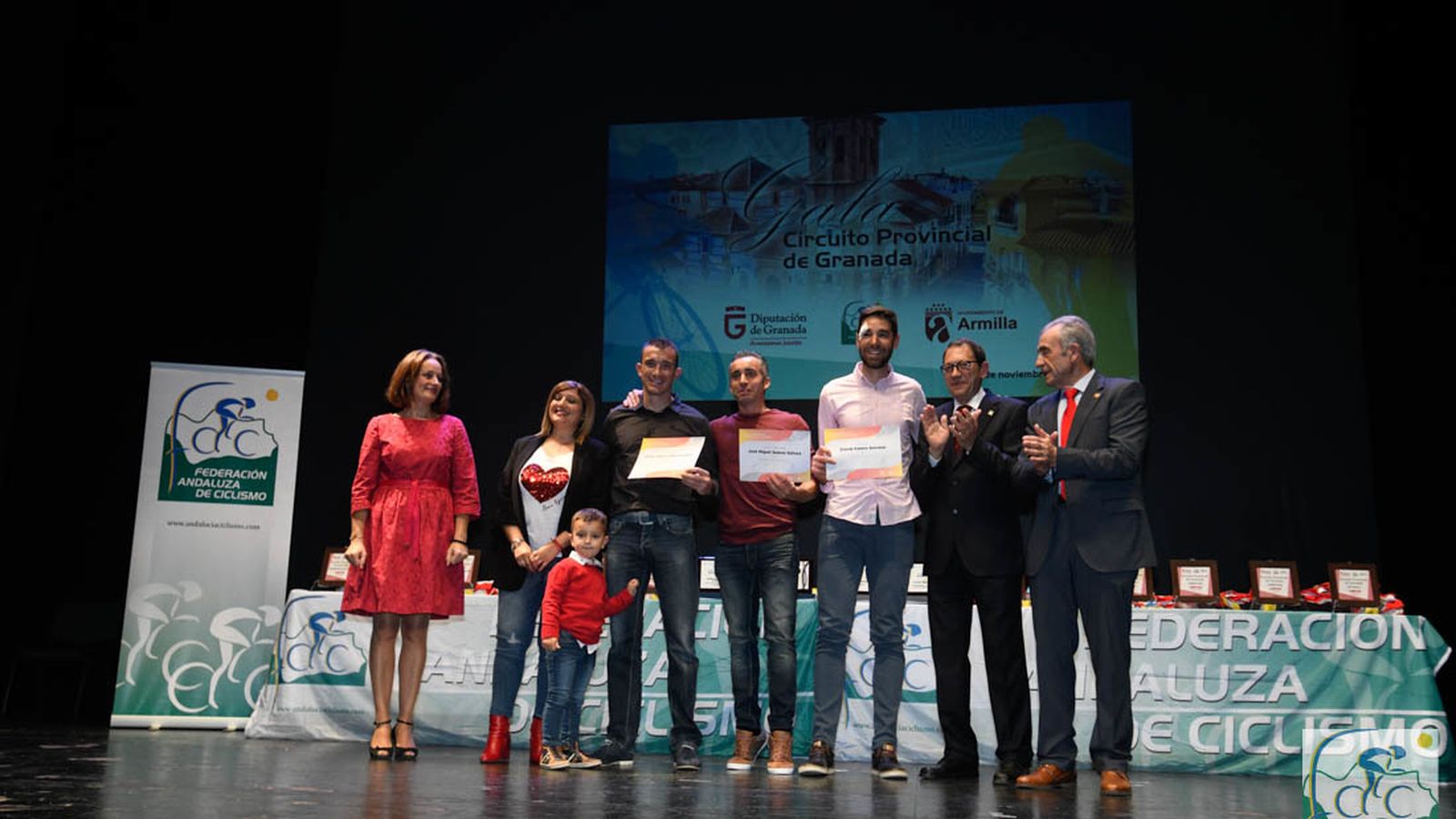 Más de 150 ciclistas recogieron sus premios