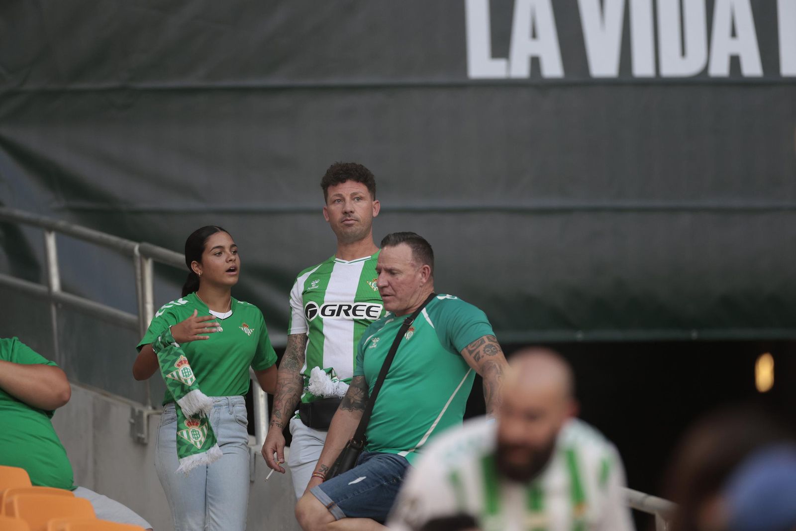 Búscate en las fotos del Betis - Alavés