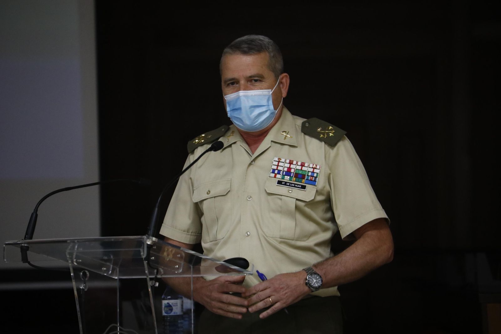 La visita de la ministra de Defensa a Córdoba para conocer la base logística del Ejército, en fotografías