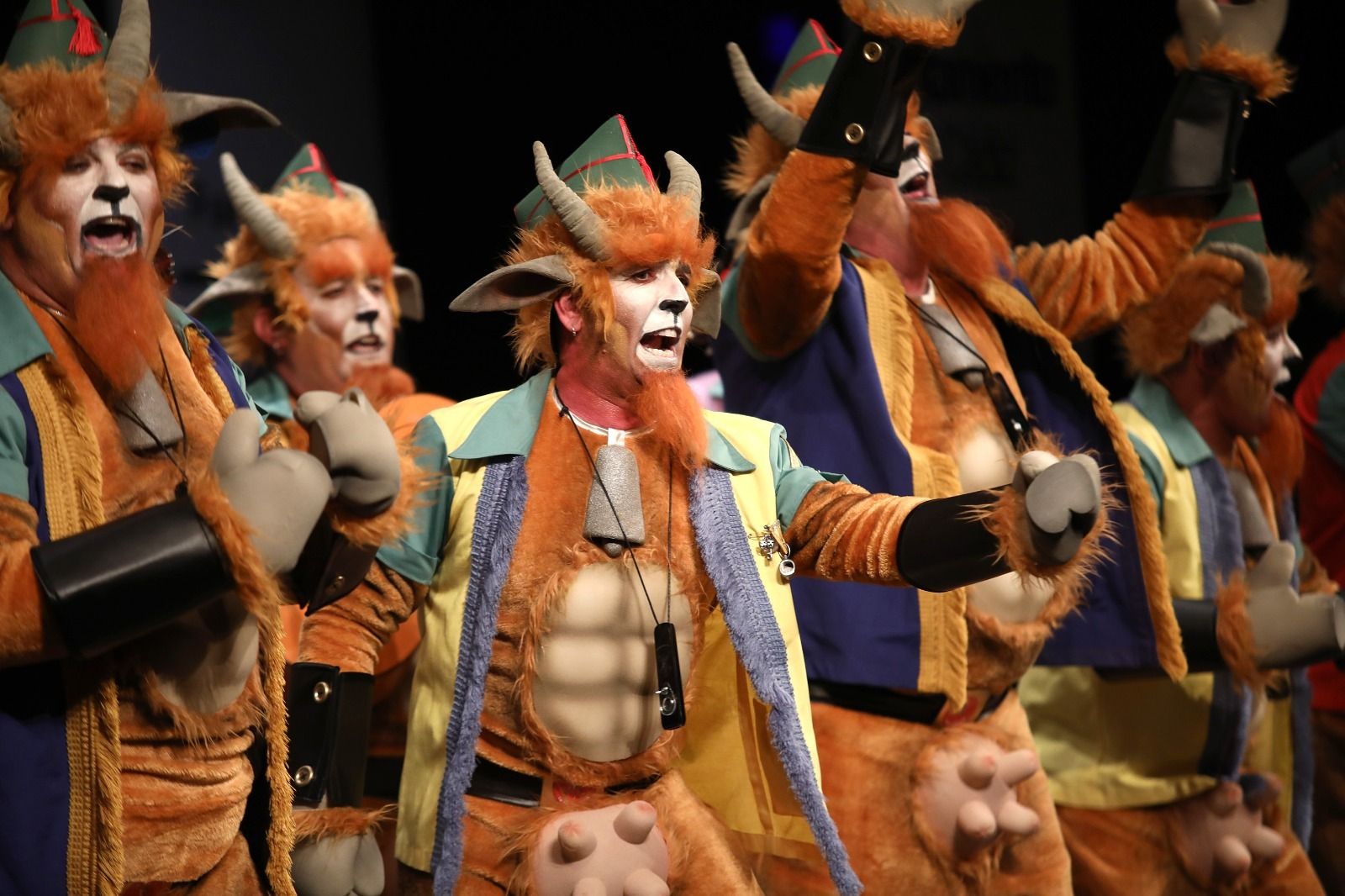 Un momento de la actuación de la chirigota 'La legionaria'.