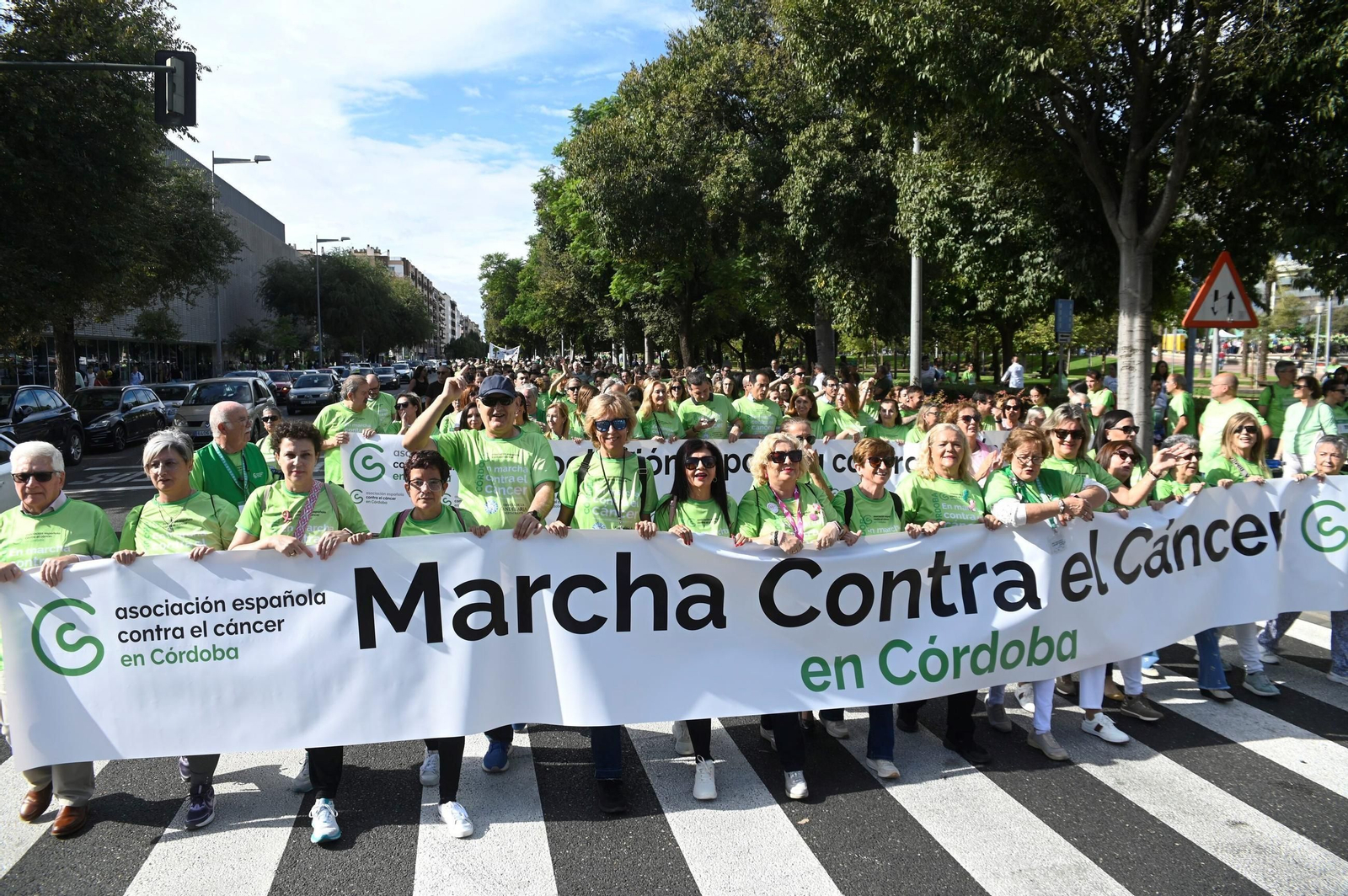 La XVIII Carrera contra el Cáncer en Córdoba, en imágenes