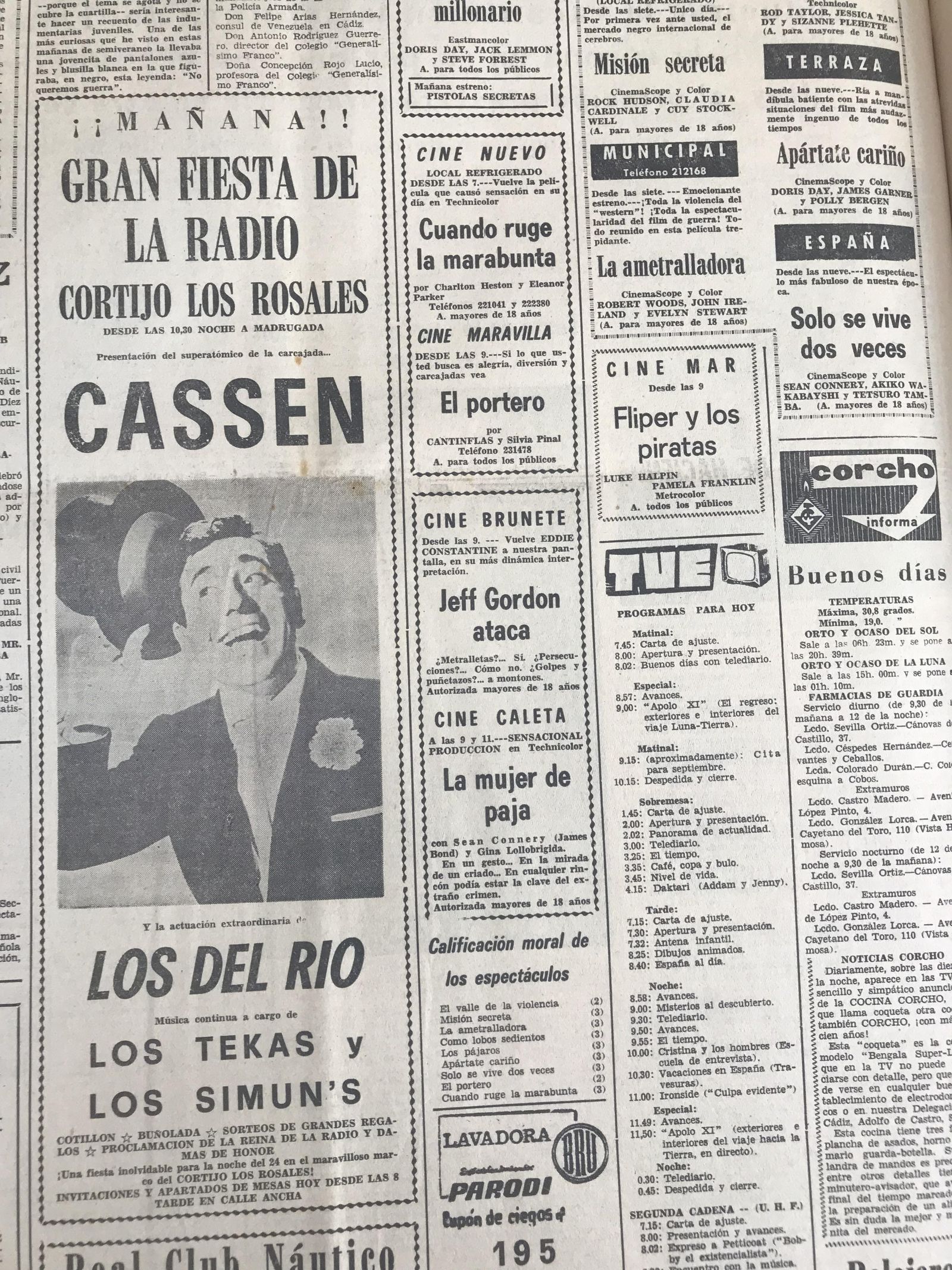 Reproducción de una página del Diario, con los espectáculos y la cartelera cinematográfica.