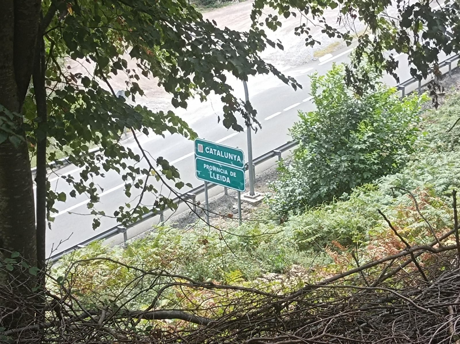 Carteles indicando la entrada en Cataluña.