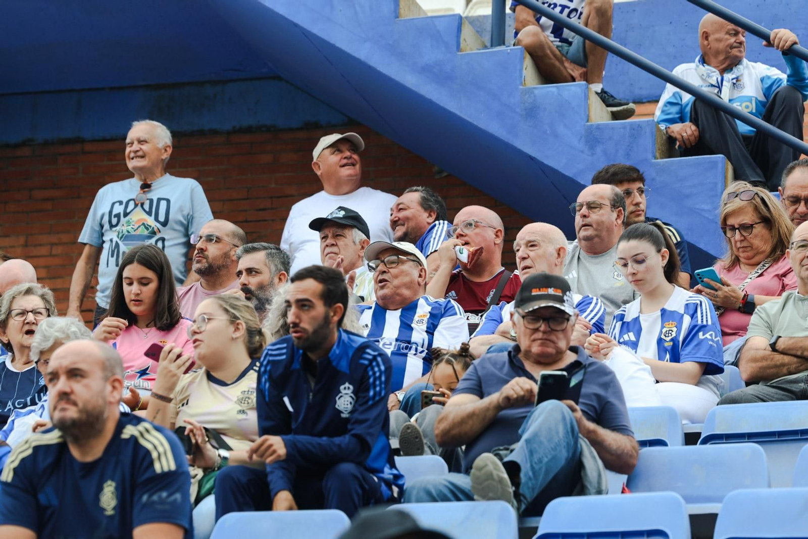 Búscate en las gradas del Nuevo Colombino en el Recre- Linares